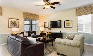 Quiet 8 Bdrm Villa with Spa in Champions Gate