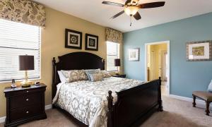 Quiet 8 Bdrm Villa with Spa in Champions Gate