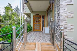 Neem Karoli Green Valley Luxury Villa