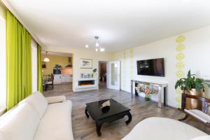 Seaview Pool Villa with cinema up to 26