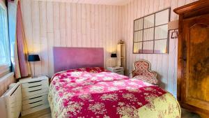 Villas Maison de village familiale avec sa cour lumineuse : photos des chambres