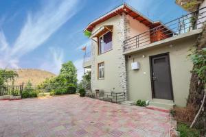 Neem Karoli Green Valley Luxury Villa