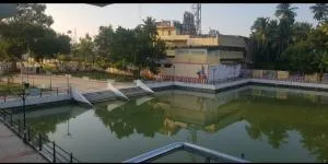 JMS Iyer Guest House Thirunallar Room's - 马伊拉杜图赖