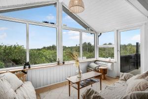 Cosy Beach House Close To The Sea