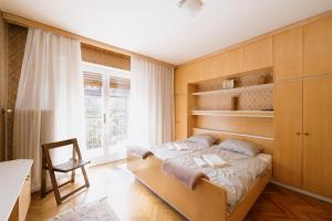 Ljubljana C17 4-Bedroom Private Row House with Garden and Parking 