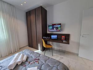 MaXelA Penthouse by Holiday World