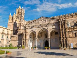 MaXelA Penthouse by Holiday World