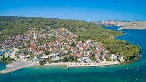 Apartments Maslina - 比利切