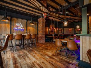 Charming Hideaway Near Woods