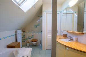 Maisons de vacances Aux charmes d-angely : photos des chambres