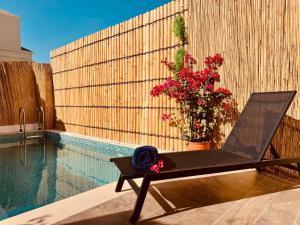 Western Townhouse with swimming pool
