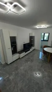 Karla's House - Levo