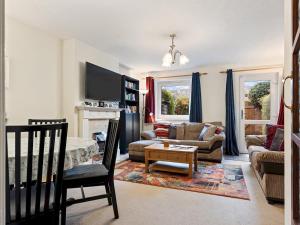 Cosy York Home with Parking - Pass the Keys