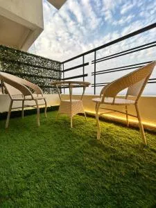 Agora Suites - Sūrajpur