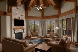 Grand Luxury, 1 Bedroom Suite, 1 King, Sofa bed, Fireplace room in Hotel Park City Autograph Collection