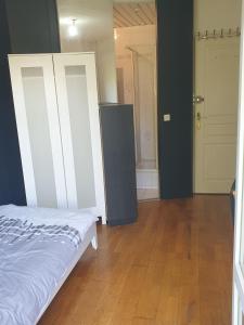 Sejours chez l'habitant 14 allee du Gacet : photos des chambres