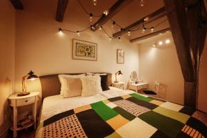 Uptown Palace Penthouse 2BR with Terrace by Irundo