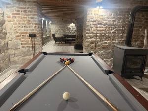 Villa The Old School Plana with Hot Pool & SPA by BookVillaBG