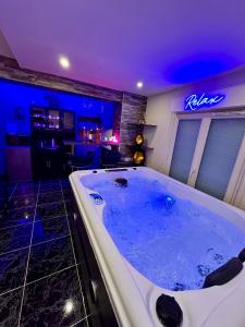 Maisons de vacances SWEET DREAMS Love room & Spa : photos des chambres