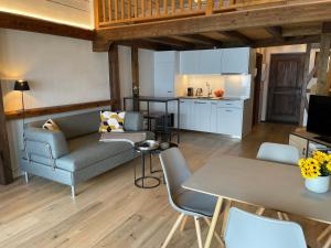 Belvedere by Fewotessin