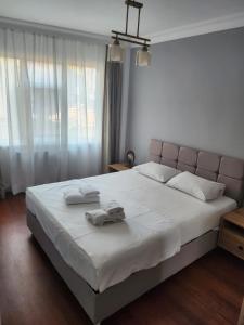 KADIKOY merkezi konumda