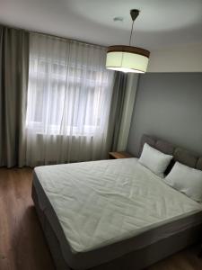 KADIKOY merkezi konumda