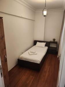 KADIKOY merkezi konumda