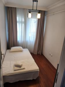 KADIKOY merkezi konumda