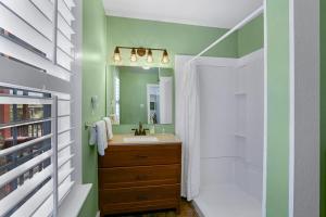 Swing On Inn- Suite Thyme