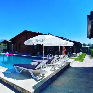 Summertime Apart - Karagedik