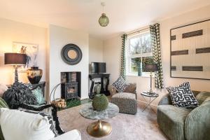 Coronation Cottage - With Woodfired Hot Tub