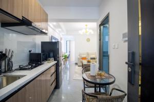 Lush, city views, serene 1bed Nairobi Highrise