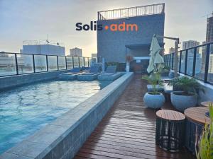 Piscina no Rooftop e Conforto a 50m da praia