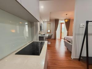 Cole Hotel & Apartment