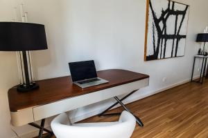 Harvey a Stylish and Spacious Retreat in a Prime Location