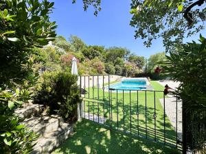 Villa Les Bancaous climatisée pour 6 personnes avec piscine privée dans le Domaine de Valcros à La Londe-les-Maures