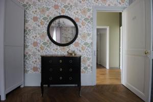 Maison Bourgeoise classée 3 étoiles à 100 m des Bords de Loire avec parkings privés