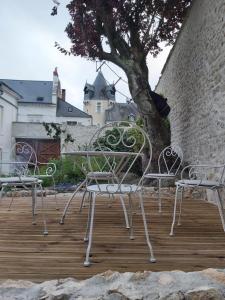 Villas Maison Bourgeoise classee 3 etoiles a 100 m des Bords de Loire avec parkings prives : photos des chambres