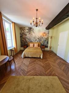 Villas Maison Bourgeoise classee 3 etoiles a 100 m des Bords de Loire avec parkings prives : photos des chambres
