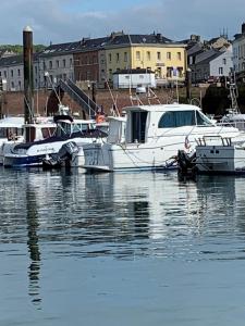 Maisons de vacances Appartement a Fecamp avec vue port et mer Le Semaphore : photos des chambres