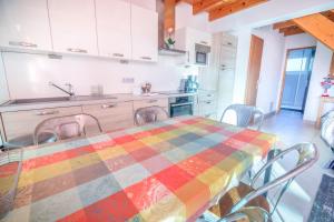 Duplex dans chalet avec superbe vue lac et piscine commune