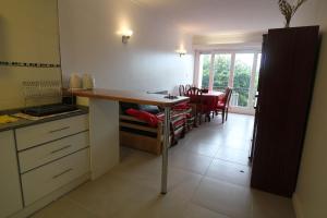 2 ambientes con dependencia y vista a Plaza Colón