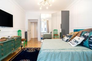 Vatican Boutique RHome