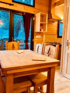 Campings Camping L'Enclave mobil-home : Chalet 2 Chambres