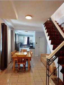 Baguio Transient House with Balcony and Sunset View by Dei Gratia