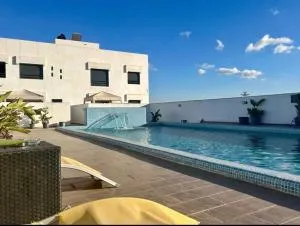 Chic Studio with Rooftop Pool - Le Polo