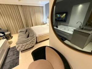 New Private Turkish Luxe Jacuzzi Studio