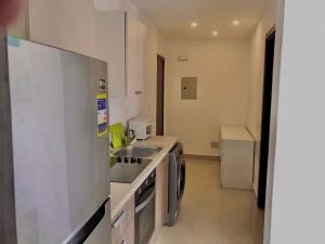 Stunning 1-Bedroom in G Cribs