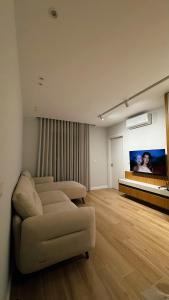 Four Seasons Apartment