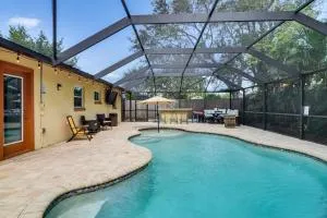 4 Mi to Indian Rocks Beach Home with Screened Pool! - Largo